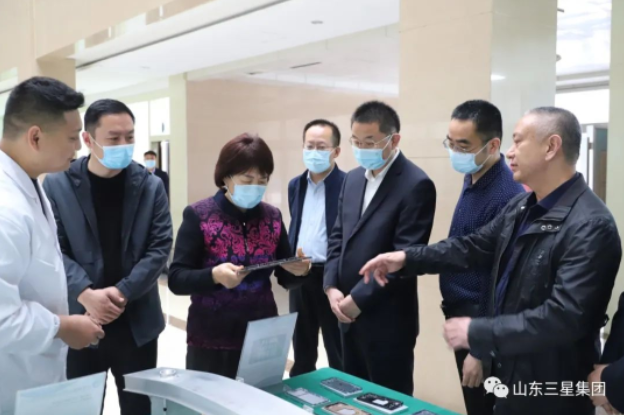 省宏觀經(jīng)濟(jì)研究院黨委書記、院長張中英一行來山東三星集團(tuán)調(diào)研
