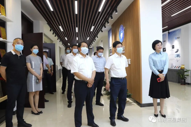 省工商聯(lián)副主席、省總商會(huì)副會(huì)長郭建禮來山東三星集團(tuán)調(diào)研