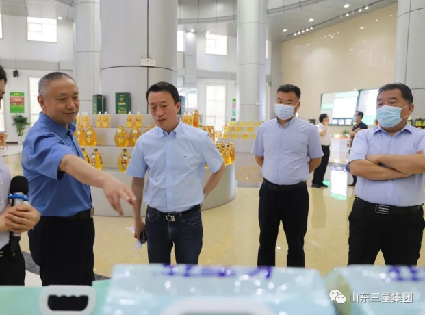 黑龍江省齊齊哈爾市糧食局黨組書記、局長周建宇來山東三星集團(tuán)參觀調(diào)研