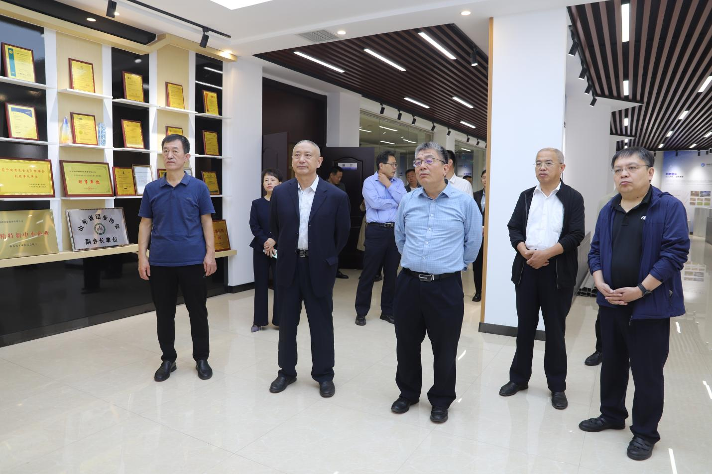 山東省市場監(jiān)管局二級巡視員、計量處處長趙風勇一行來山東三星集團調(diào)研