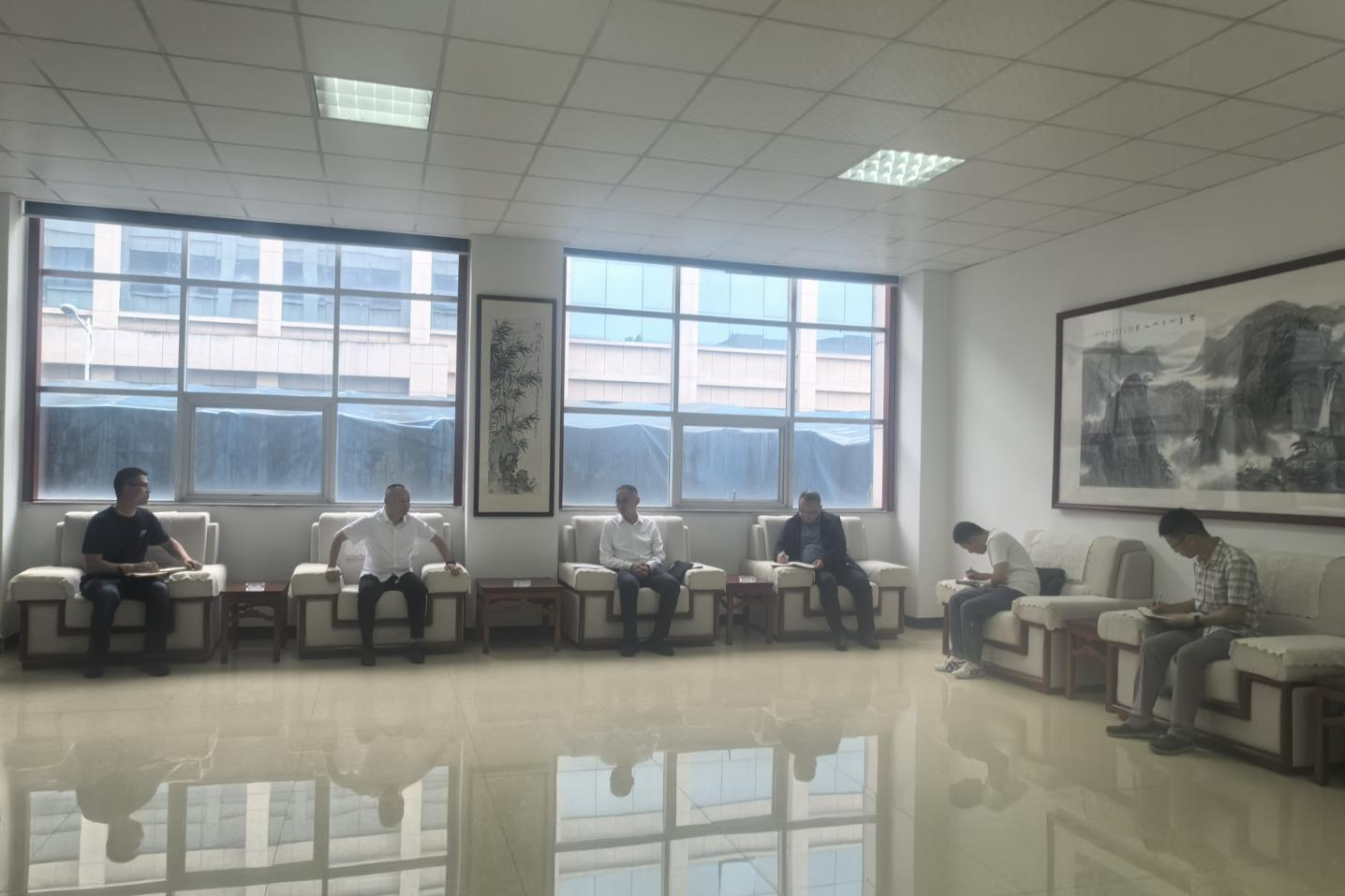 桐廬縣委常委、縣政府黨組成員吳濤來(lái)桐廬公司調(diào)研指導(dǎo)安全生產(chǎn)工作