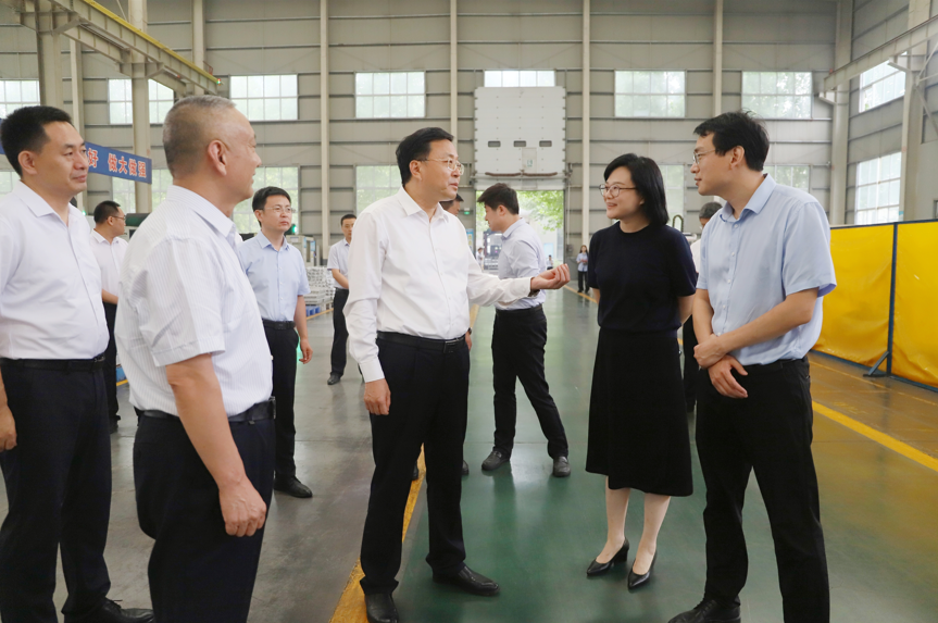 鄒平市委副書記、市長(zhǎng)張謙來(lái)山東三星集團(tuán)調(diào)研