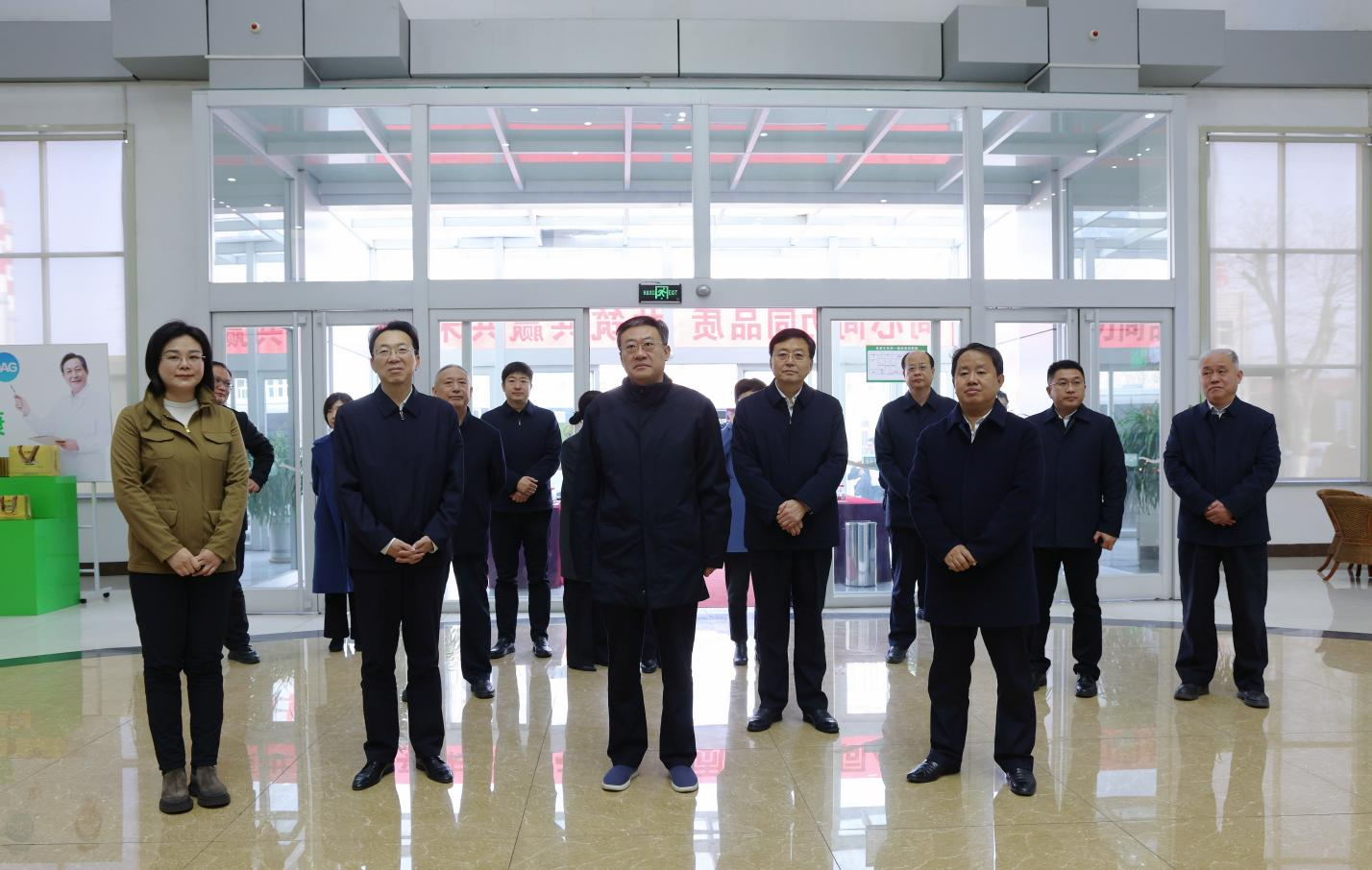 山東省委統(tǒng)戰(zhàn)部副部長(zhǎng)、省工商聯(lián)黨組書記、常務(wù)副主席張?chǎng)H來山東三星集團(tuán)調(diào)研