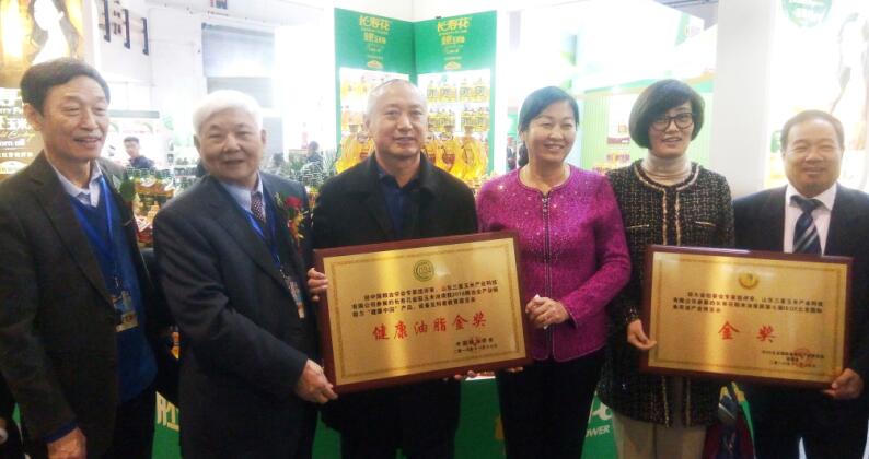 長壽花金胚玉米油、稻米油雙雙榮獲糧油行業(yè)品質金獎