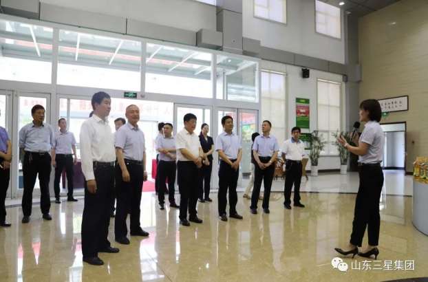 德州市政協(xié)黨組成員、副主席才玉璞來山東三星集團參觀調(diào)研